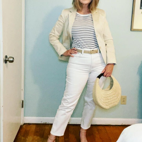 Базовий гардероб жінки за 60