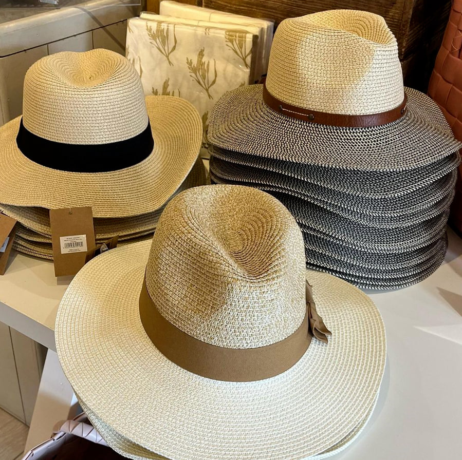 Базовий гардероб жінки за 60