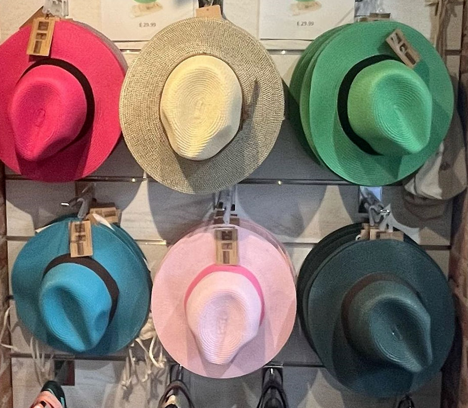 Базовий гардероб жінки за 60