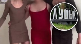 В Луцке парни пришли в платьях в школу: директору пригрозили увольнением