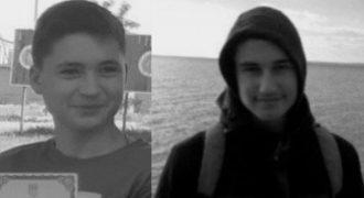 "Вчера должны были быть похороны": россияне отправили тела убитых подростков "на экспертизу"
