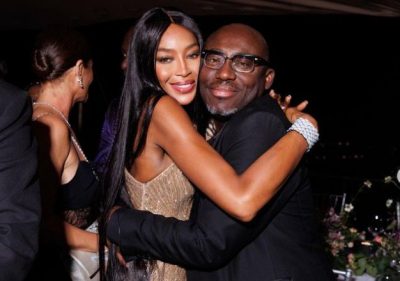 Наоми Кэпбелл надела золотое платье для празднования Наоми Кэпбелл надела золотое платье для празднования