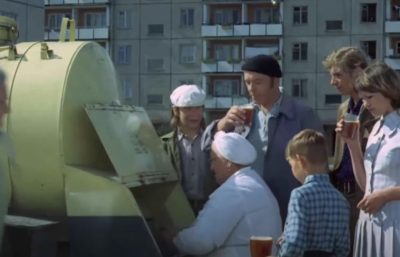 Напиток богов из желтой бочки: как делали легендарный квас в СССР