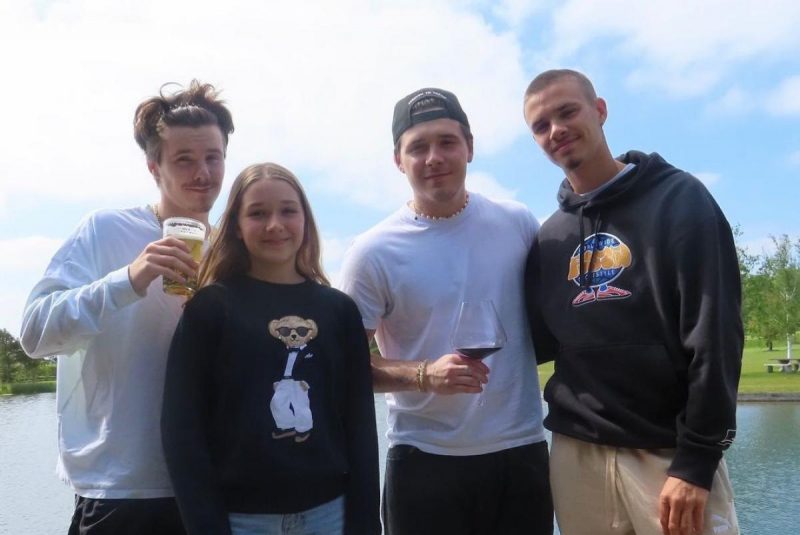 Виктория Бекхэм помирилась с невесткой и вывезла семью на барбекю