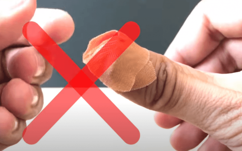 Секрет профи: как нужно правильно клеить лейкопластырь