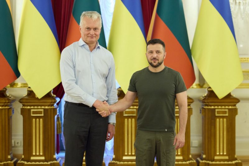С неожиданным визитом в Киев прибыл президент Литвы Гитанас Науседа