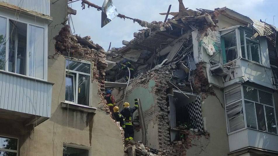 РФ вдарила дронами по будівлі СБУ у Сумах - Зеленський РФ вдарила дронами по будівлі СБУ у Сумах - Зеленський