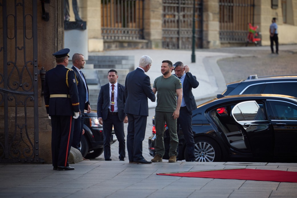Зеленський і Павел зустрілися у Чехії: про що домовилися два президенти Зеленський і Павел зустрілися у Чехії: про що домовилися два президенти