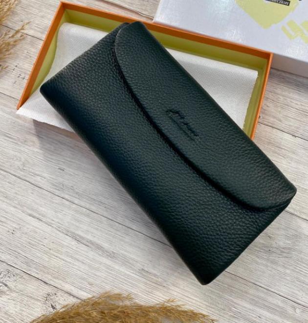 Які аксесуари актуальні для жінок 50 років: 10 речей, що вмить омолоджують Які аксесуари актуальні для жінок 50 років: 10 речей, що вмить омолоджують