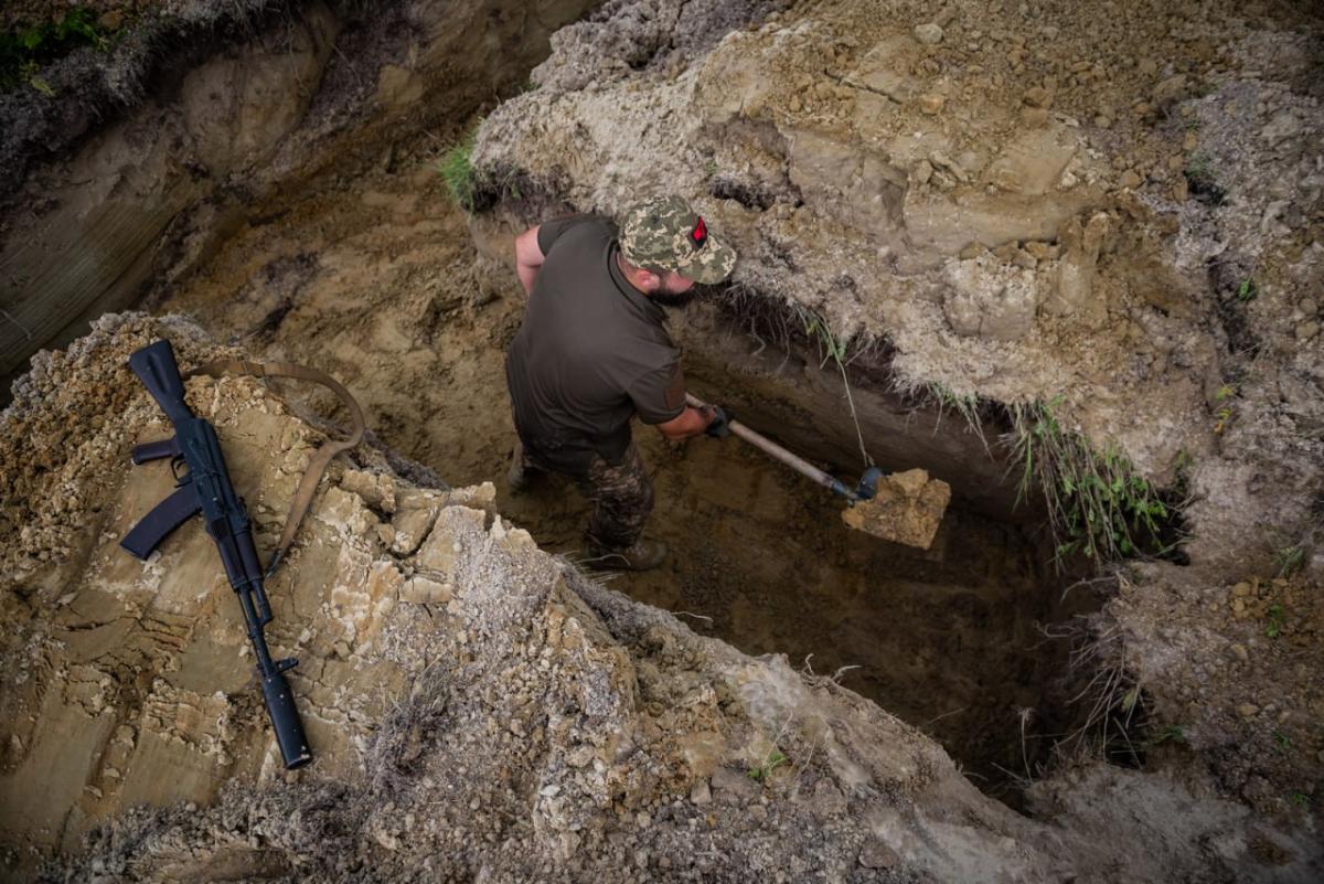 Купа мін і пасток для росіян: ЗСУ потужно зміцнили кордон України Купа мін і пасток для росіян: ЗСУ потужно зміцнили кордон України