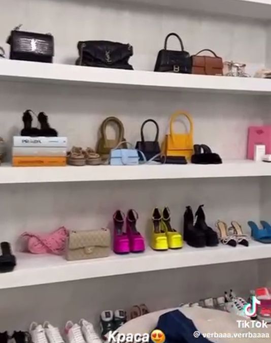 Слідом за машиною: блогерка Верба показала свою кітчеву квартиру Слідом за машиною: блогерка Верба показала свою кітчеву квартиру