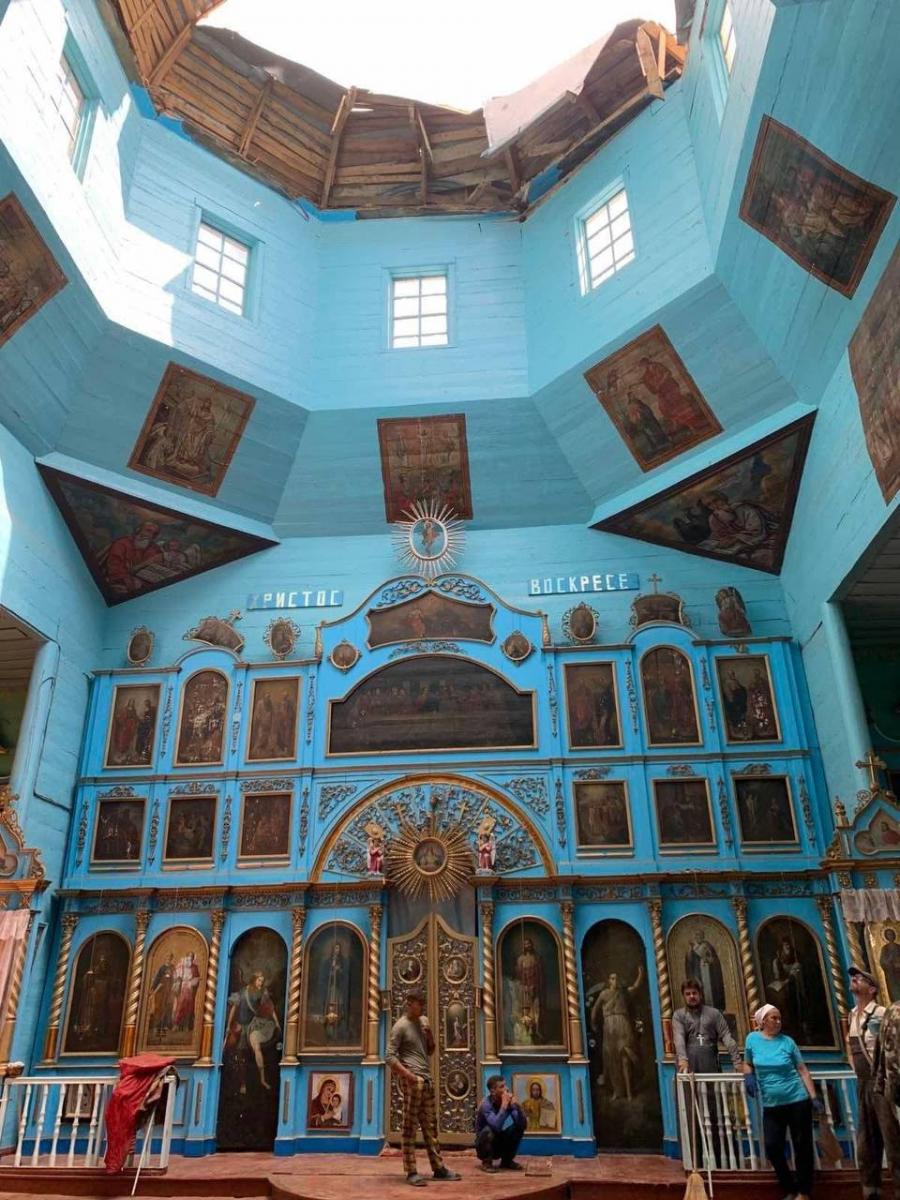 Падіння купола у старому храмі Київської області