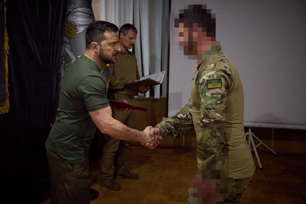 Володимир Зеленський поїхав до Бахмута Володимир Зеленський поїхав до Бахмута