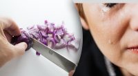 Как избавиться от слез после лука: 3 способа спасут от плача