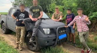 Favbet Foundation вместе с фондом Романа Зозули передал ВСУ очередной внедорожник