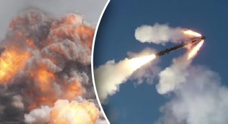 РФ ударила ракетой по Сумам: есть разрушения и пострадавшие