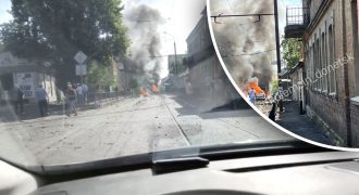 В центре оккупированного Донецка - "прилет": горят автомобили, над городом - дым