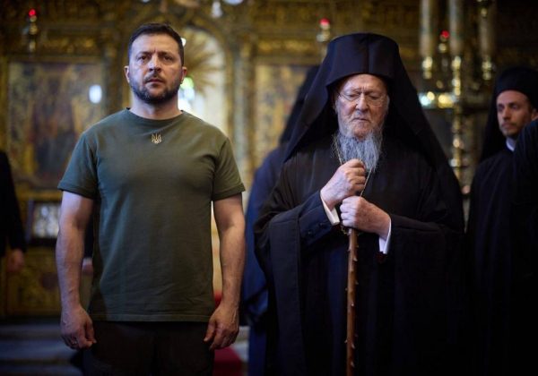 Зеленский в Стамбуле посетил молебен Вселенского патриарха по убитым украинцам