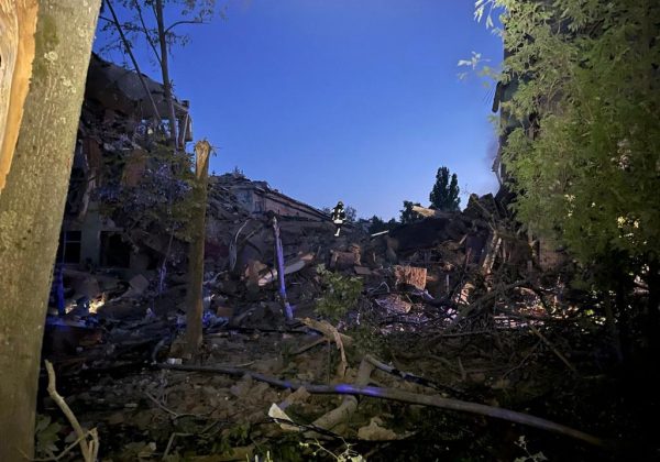 РФ завдала ракетного удару по Сумах: 2 людини загинули, 20 - поранені