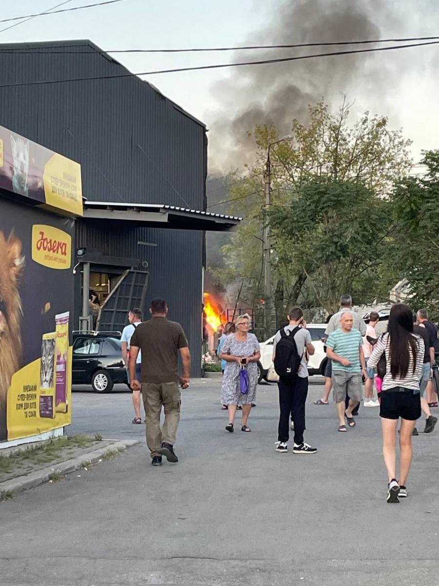 Удар РФ по Запоріжжю 9 серпня Удар РФ по Запоріжжю 9 серпня