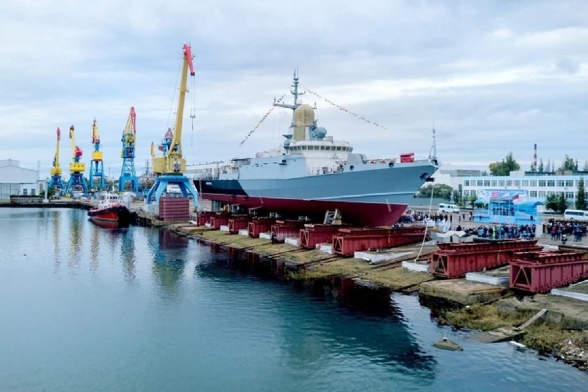 РФ впервые вывела 'Циклон' в Черное море: что это за судно и в чем его опасность РФ впервые вывела 'Циклон' в Черное море: что это за судно и в чем его опасность