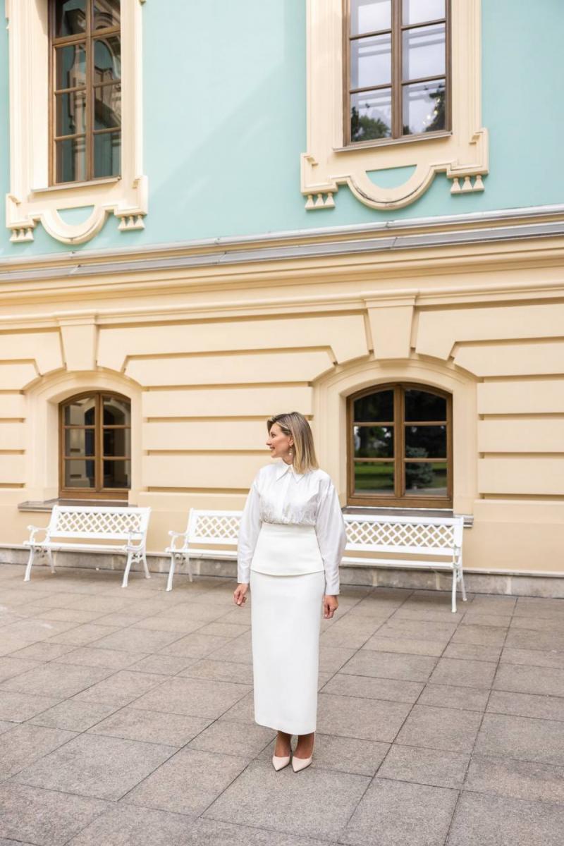 Елена Зеленская отказалась от ярких образов из-за войны