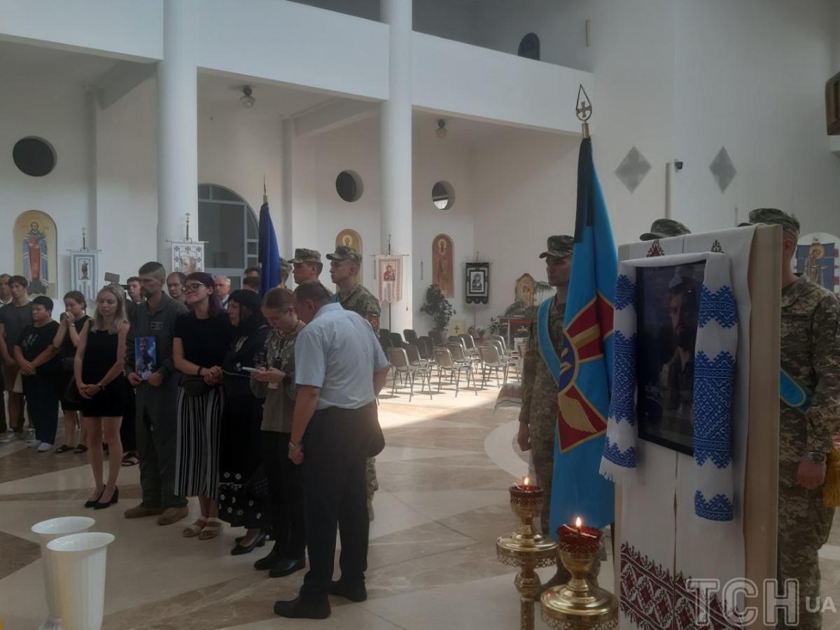 Прощання із загиблим пілотом у Києві