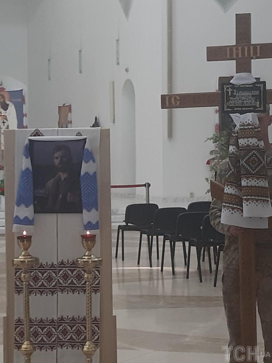 Прощання із загиблим пілотом у Києві