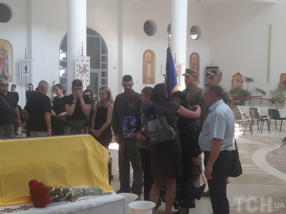 Прощання із загиблим пілотом у Києві