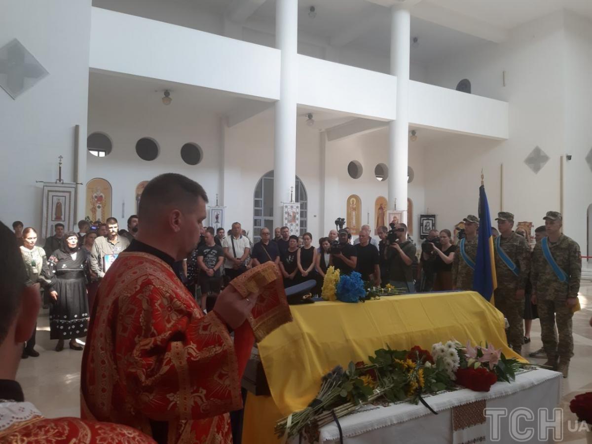 Прощання із загиблим пілотом у Києві