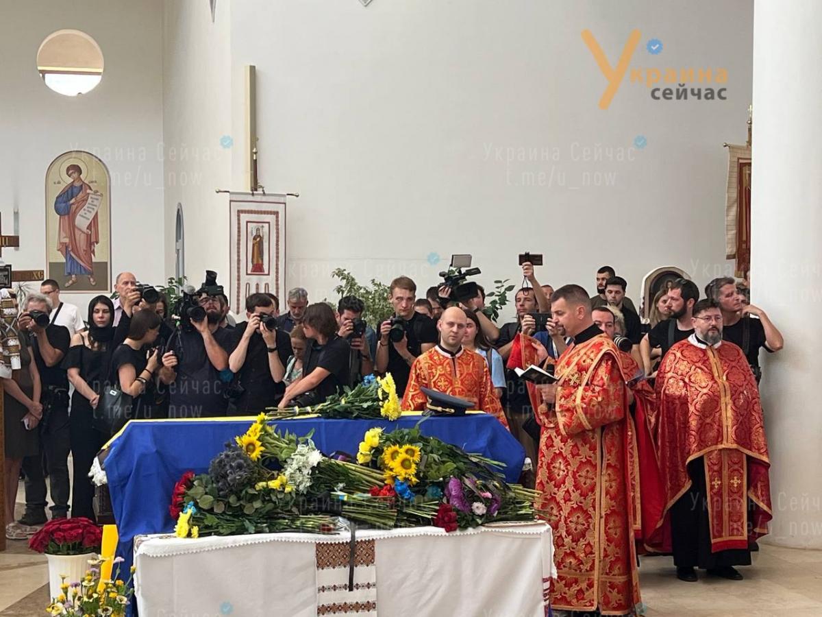 Прощання із загиблим пілотом у Києві