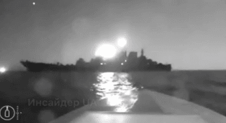 Дрон подбил лучший десантный корабль Северного флота РФ: в Сети появились кадры атаки