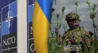 Отказаться от территорий, но вступить в НАТО: у Столтенберга возмутили заявлением