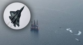 Вблизи острова Змеиный украинские боевые катера подбили российский самолет