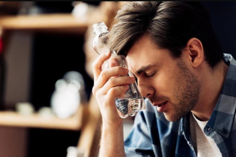 Как быстро протрезветь: способы, которые помогут побороть похмелье