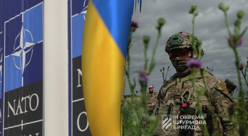 Отказаться от территорий, но вступить в НАТО: у Столтенберга возмутили заявлением