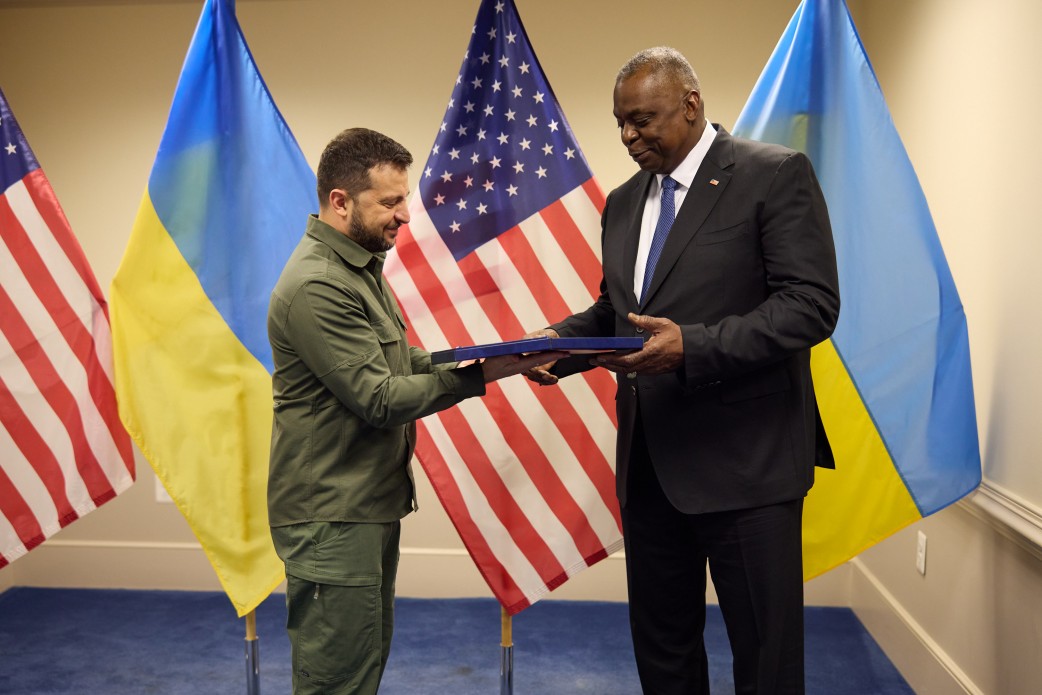 Володимир Зеленський у США у вересні 2023 року Володимир Зеленський у США у вересні 2023 року