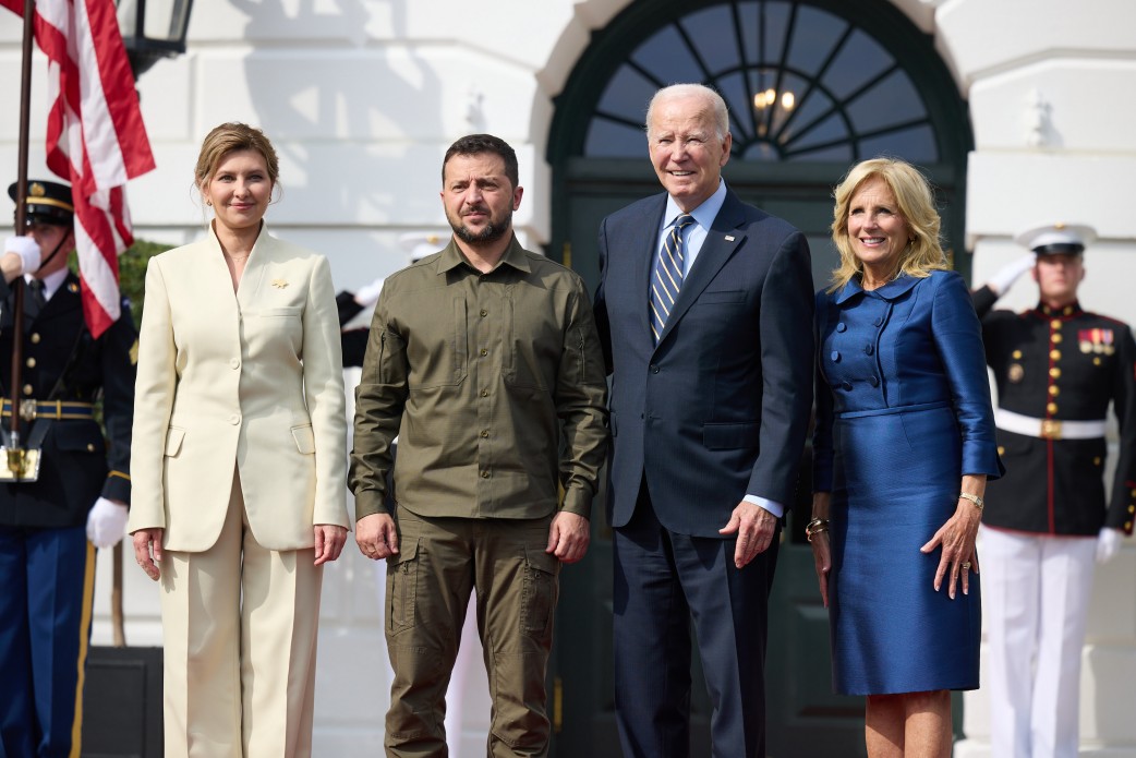 Володимир Зеленський у США у вересні 2023 року Володимир Зеленський у США у вересні 2023 року