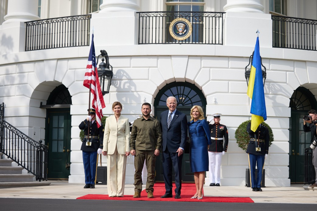 Володимир Зеленський у США у вересні 2023 року Володимир Зеленський у США у вересні 2023 року