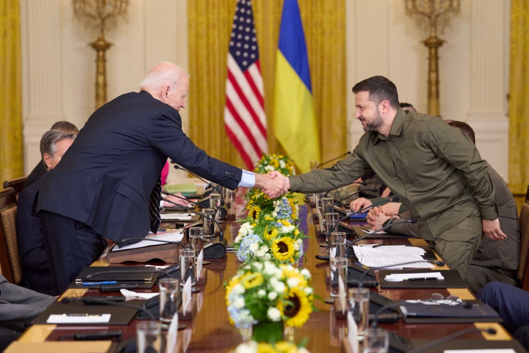 Володимир Зеленський у США у вересні 2023 року Володимир Зеленський у США у вересні 2023 року