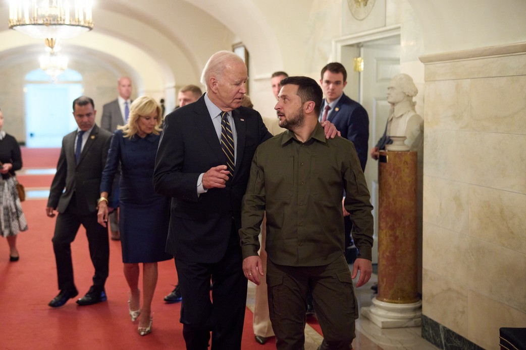 Володимир Зеленський у США у вересні 2023 року Володимир Зеленський у США у вересні 2023 року