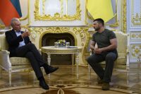 Корупційні скандали в Україні гальмують постачання зброї - президент Литви