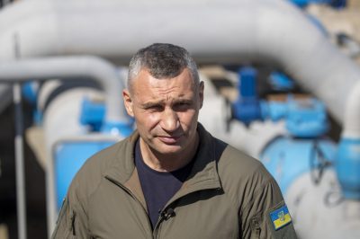 Кличко проінспектував реконструкцію великої тепломагістралі: мають завершити до опалювального сезону Кличко проінспектував реконструкцію великої тепломагістралі: мають завершити до опалювального сезону
