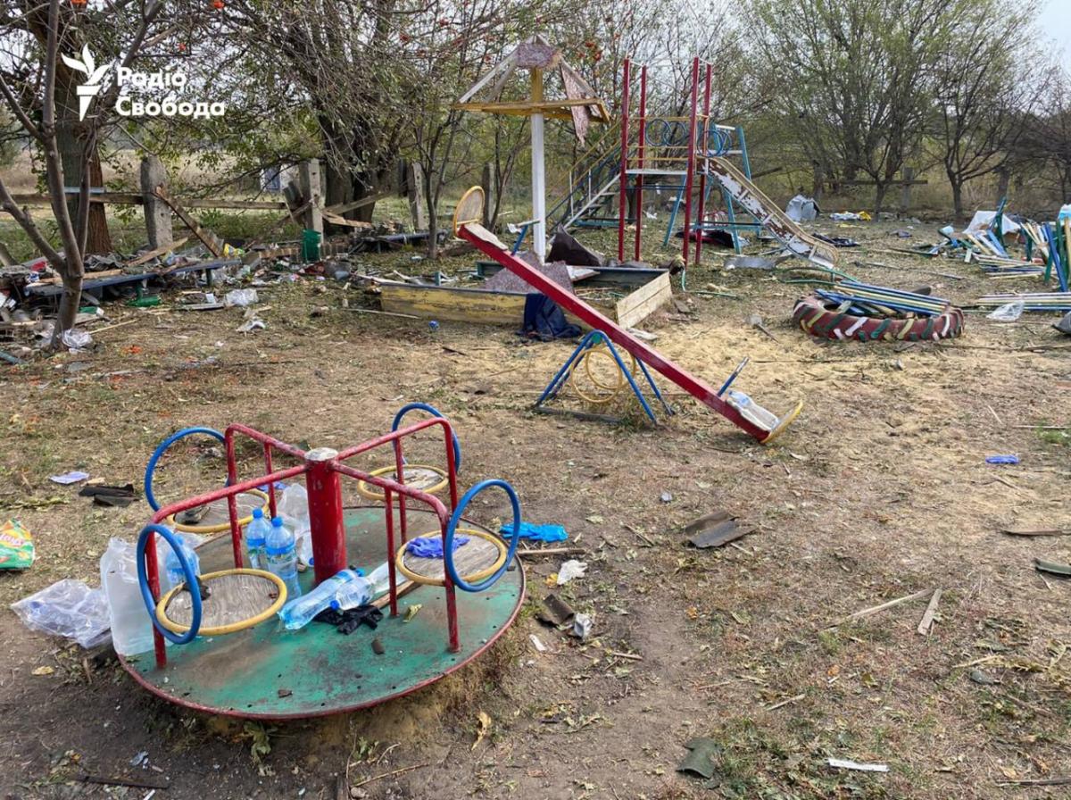 Наслідки ракетного удару РФ по селу Гроза Наслідки ракетного удару РФ по селу Гроза