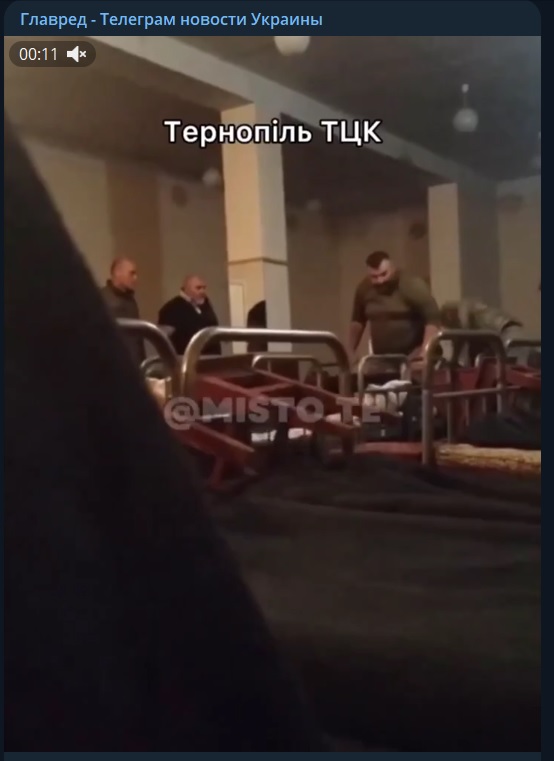 У мережі публікують кадри з нібито побиттям мобілізованих: омбудсмен почав перевірку