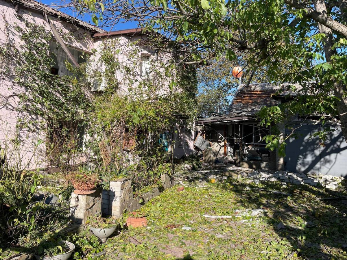 РФ вдарила ракетами по Дніпропетровщині: загинула людина, ще четверо - постраждали