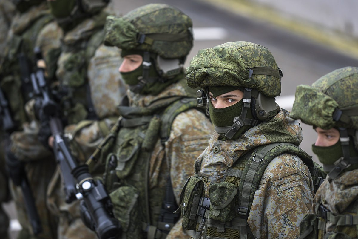 Під час наступу РФ розраховує знайти слабкі місця в українській обороні і обрушити фронт, зазначив Золотарьов Під час наступу РФ розраховує знайти слабкі місця в українській обороні і обрушити фронт, зазначив Золотарьов