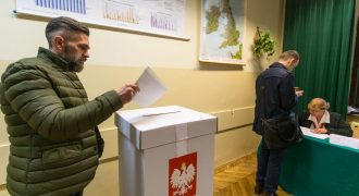 В Польше начались парламентские выборы: как результаты повлияют на Украину