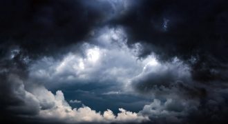 Штормовой ветер и подтопление: в Украине будет бушевать непогода
