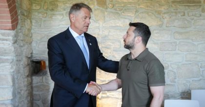 Зеленский прибыл в Румынию: о чем будет говорить с Йоханнисом